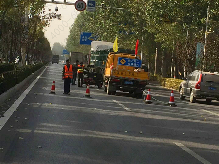 刻苦扎實(shí)的嘉格道路灌縫膠售后服務(wù)人員小徐