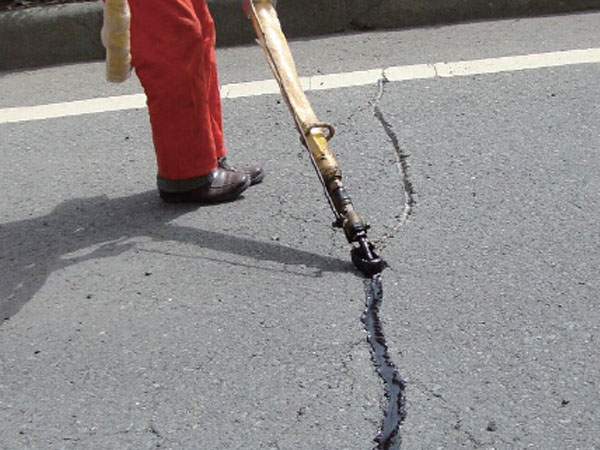 溫度對(duì)道路灌縫膠性能的影響